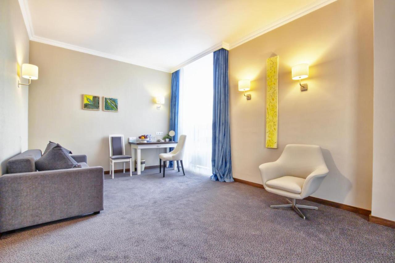 Aykun Hotel By Ag Hotels Group Astana Extérieur photo